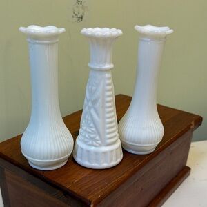 White milk glass vintage vtg minimalist three bud vase set